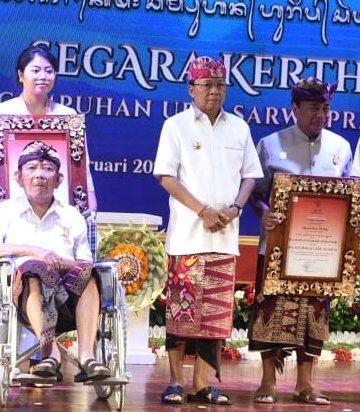 IB Agastia dan I Gede Sura Terima Bali Kerthi Nugraha Mahottama