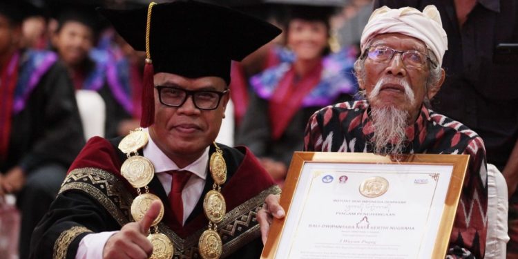 Kemegahan dan Keharuan di ISI Denpasar Saat Wisuda Sekaligus Pembukaan Festival Bali Sangga Dwipantara
