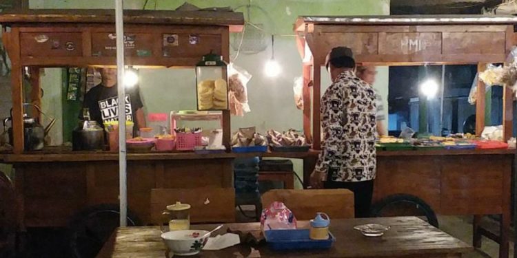 Berbagi Makanan atau Berbagi Postingan Makanan