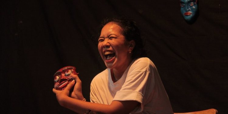 Jejak Teater Orok di Singaraja, Larut dalam Peran dan Kesan  