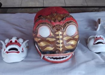 Pawodakan Ida Ratu Lingsir di Padangtegal: Tetap Gunakan Warna Bali dari Tulang, Tanduk dan Batu-batuan