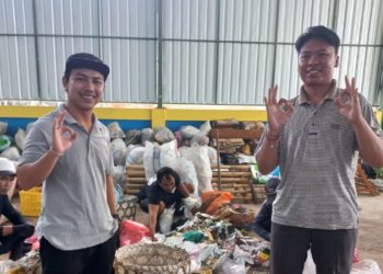 Agus dan Yogi, Anak Muda Desa Memimpin Pengelolaan Sampah TPS 3R Desa Panji