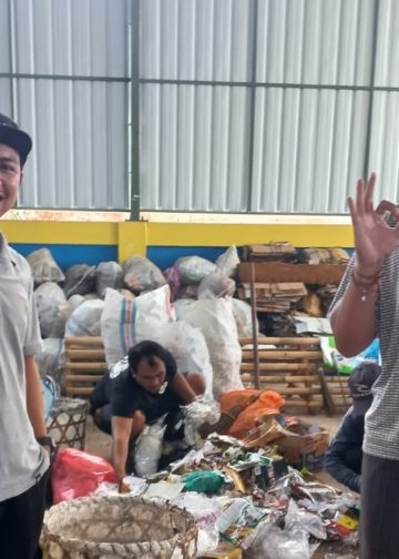 Agus dan Yogi, Anak Muda Desa Memimpin Pengelolaan Sampah TPS 3R Desa Panji