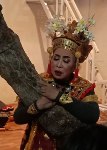 Arja Siki Surpanaka: Sebuah Pembelaan Cok Sawitri