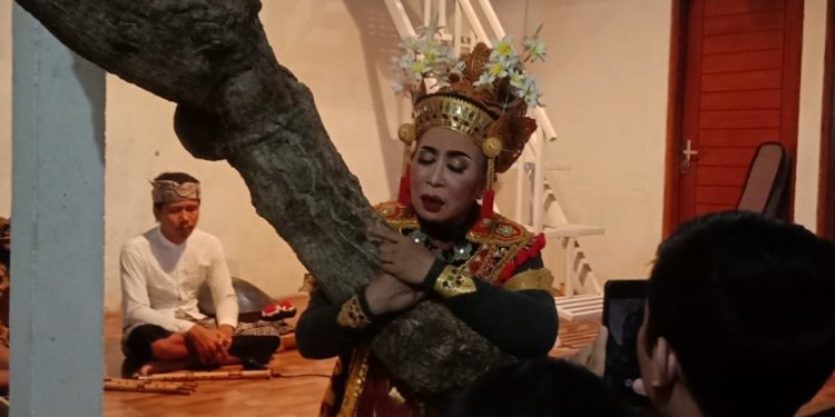 Arja Siki Surpanaka: Sebuah Pembelaan Cok Sawitri