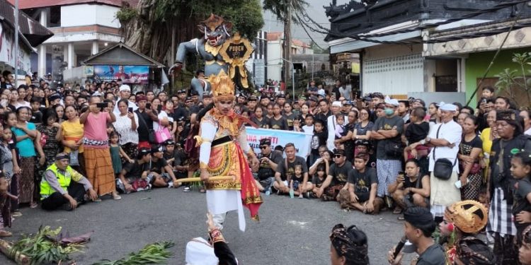 Gempita Fragmen Tari Bawi Srenggi Dadia Pudeh, Begini Awal Mula Ogoh-Ogoh di Tajun