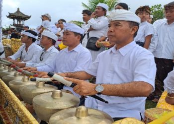 Gong Legendaris ISI Denpasar Ngayah pada Upacara Tawur Tabuh Gentuh di Pelataran Pura Besakih