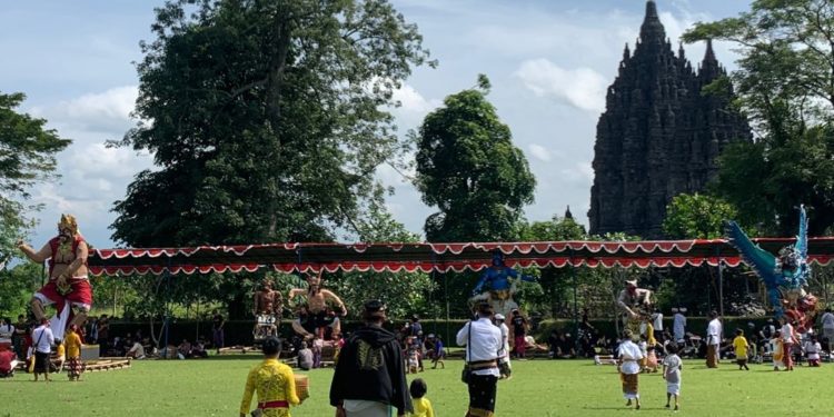 Jalani Tawur Agung di Candi Prambanan (Lagi)