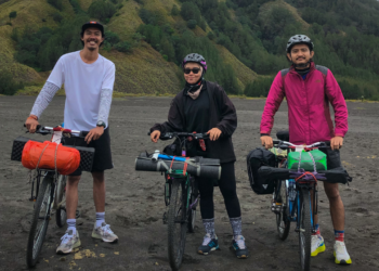 Tiga Sekawan Bersepeda Dari Makasar ke Timor Leste