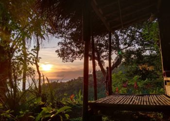 Cuti Bersama? Cobalah Trekking Menyambut Fajar di Jalur Buu-Yangudi, Desa Les, Tejakula