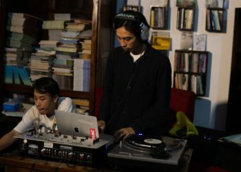 Malam Pembukaan Tatkala May May May 2023: Ada Puisi, Tarian, dan Piringan Hitam