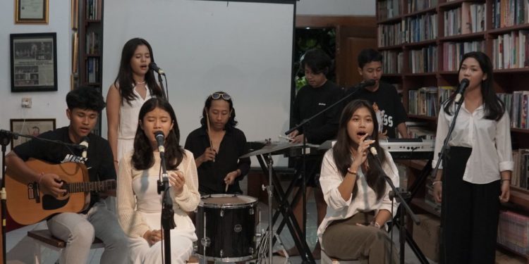 Suara Perlawanan dalam Alunan Musikalisasi Puisi Budang Bading Badung | Catatan Tatkala May May May 2023