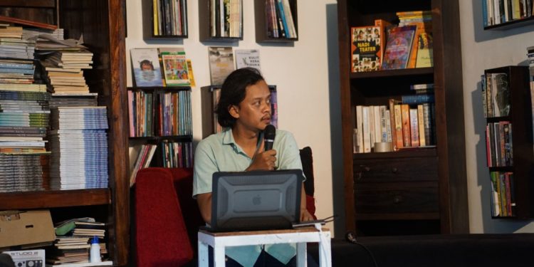 Seni Foto Jurnalistik Olahraga ala Dicky Bisinglasi | Catatan Tatkala May May May 2023