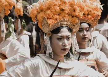 Menelisik Unsur Maskulin dalam Rejang Jajar Pari