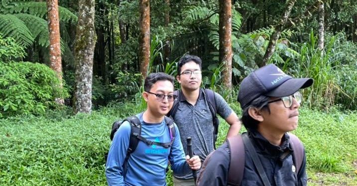 Menemukan Cerita Toleransi di Puncak Gunung Tapak | Catatan Pendakian Sispala SMAN 1 Singaraja
