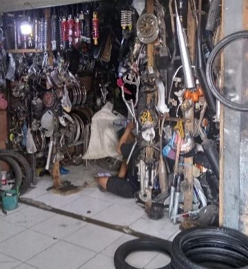 Eksistensi Pasar Loak Singaraja di Tengah Gempuran “Online Shop”