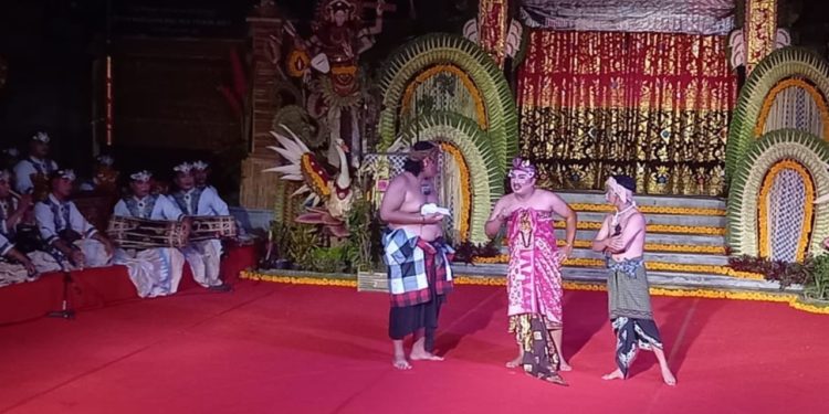 Drama Gong Itu Ceritanya Dari Cerpen “Katemu Ring Tampaksiring” Karya Made Sanggra