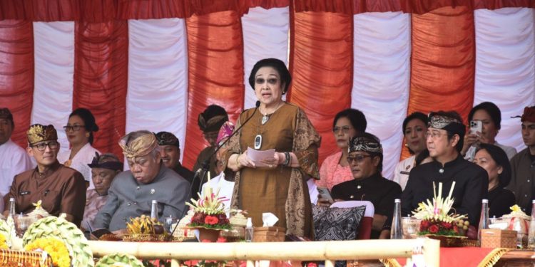 Pesan-pesan Megawati Kepada Wayan Koster