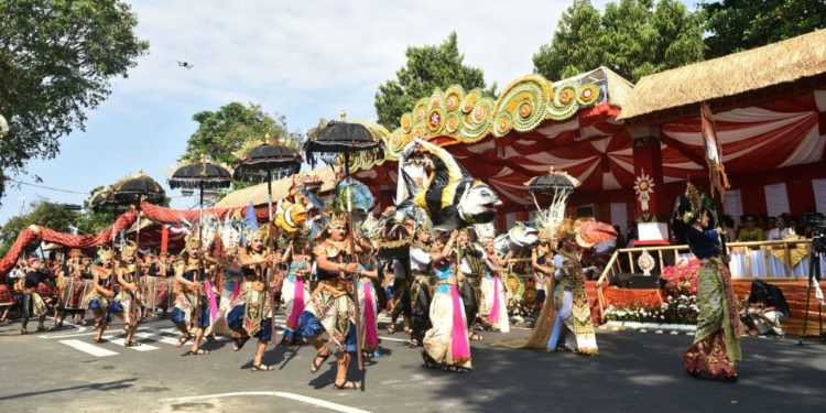 ISI Denpasar Mengawali Peed Aya PKB XLV 2023 dengan Dang Mredangga-Siwa Nataraja