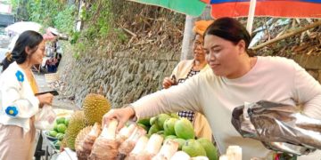 Pedagang Musiman di Jalur Kilometer Enam Puluh Singaraja
