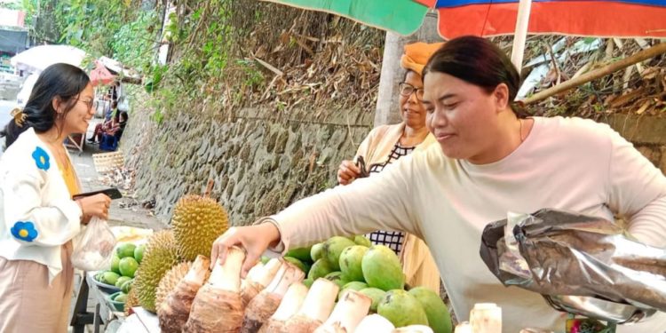 Pedagang Musiman di Jalur Kilometer Enam Puluh Singaraja