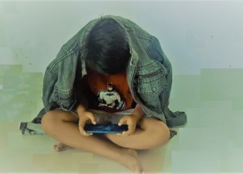 Deteksi Dini Adanya Kecanduan Internet pada Anak-Remaja