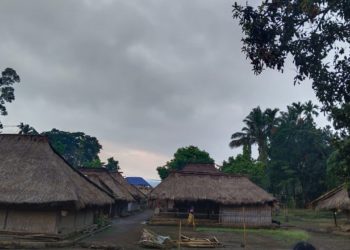 Berwisata Sambil Belajar dari Kehidupan Desa Senaru : Ada Rumah Tua dan Guide Perempuan