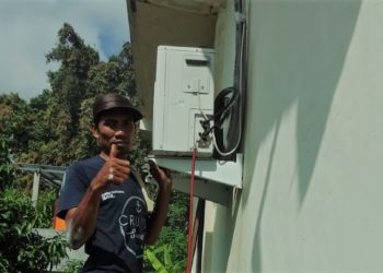 Made Sastrawan, Tukang Listrik dari Penuktukan yang Menjaga Nyala Hidup di Desa