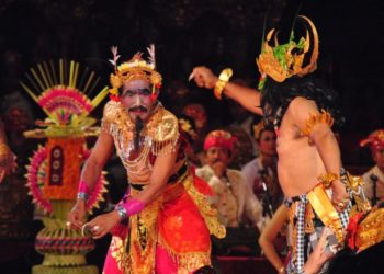 PKB Kehilangan Sekuni, Berkeliaran di Luar Panggung