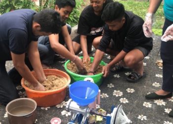 Olahan Tepung Ikan, Tepung Kedelai atau Jagung, Dedak dan Tepung Tapioca untuk Pakan Lele
