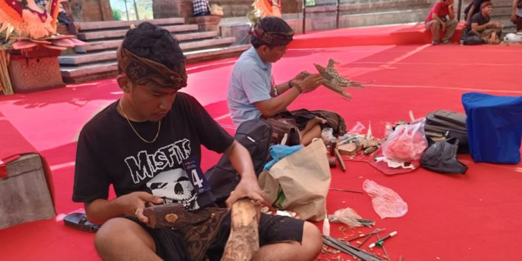 Ayo, Menciptakan Cinderamata “Gajah Mina” dari Limbah Laut