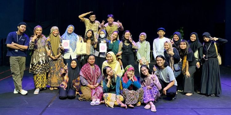 Bermain Teater di Akhir Semester | Cerita “Kasih Sekampung” Mahasiswa Sastra Indonesia Universitas Jambi