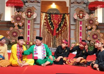 Seniman dari Bekasi, Ajak Penonton Ikut Menari