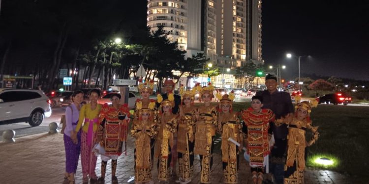 Sanggar Santhi Budaya Singaraja Tampil di Korea