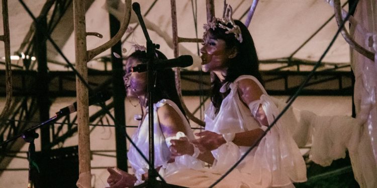 Kata-kata Penyair Dunia dalam Lantunan Musikalisasi Puisi Komunitas Budang Bading Badung