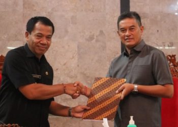 Rapat Paripurna DPRD Buleleng:  Pj. Bupati Menjawab Pertanyaan Dewan Tentang Kemiskinan