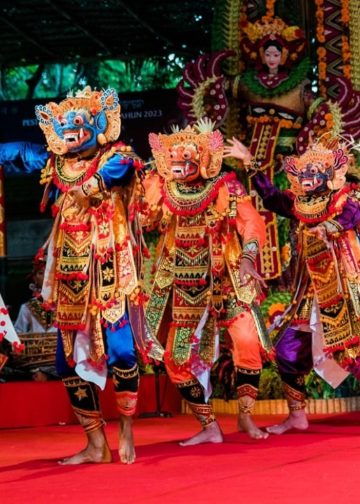 Ketika Siswa SMKN 4 Bangli Memainkan Wayang Wong Kumbakarna Lina