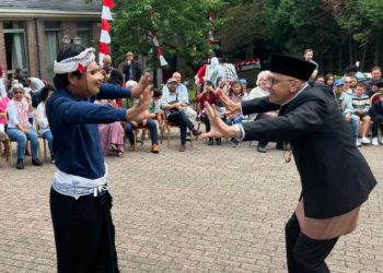 Gamelan Mulut Tour Eropa 2023, Dubes RI Brussel Ikut Menari