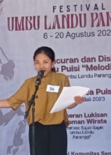 “Tarung Bebas” Lomba Baca Puisi dalam Festival Umbu Landu Paranggi 2023