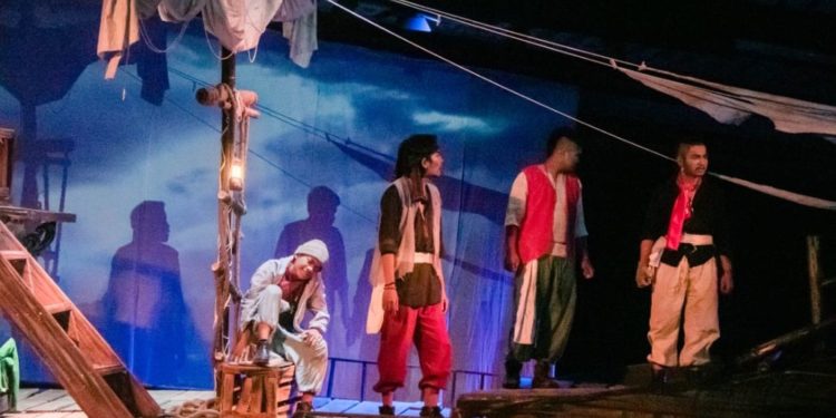 Menonton “Lautan Bernyanyi” Putu Wijaya di Atas Panggung Kekinian