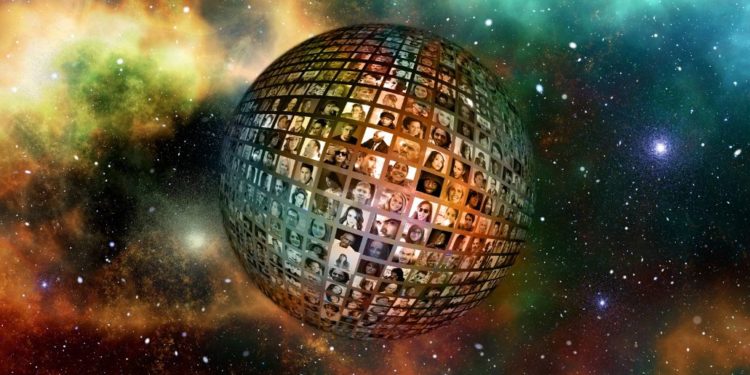 Komunikasi dan Eksistensi: Manusia-Manusia Berisik di Ruang Maya