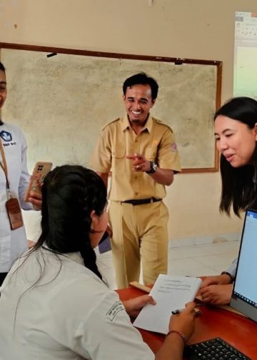 Pentingnya Kolaborasi dalam Menumbuhkan Sikap Positif Bahasa : Catatan Pemantauan dan Evaluasi Revitalisasi Bahasa Daerah di SMPN 2 Sawan