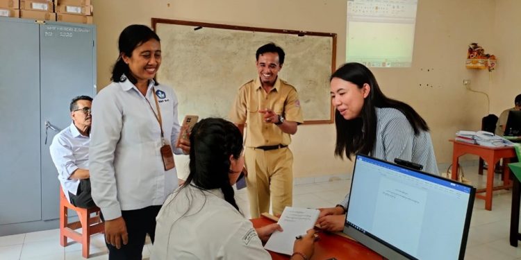 Pentingnya Kolaborasi dalam Menumbuhkan Sikap Positif Bahasa : Catatan Pemantauan dan Evaluasi Revitalisasi Bahasa Daerah di SMPN 2 Sawan