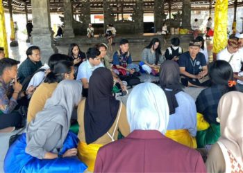 Mahasiswa Inbound Unud Mengeksplor Kawasan Pura Besakih dengan Modul Kebhinekaan