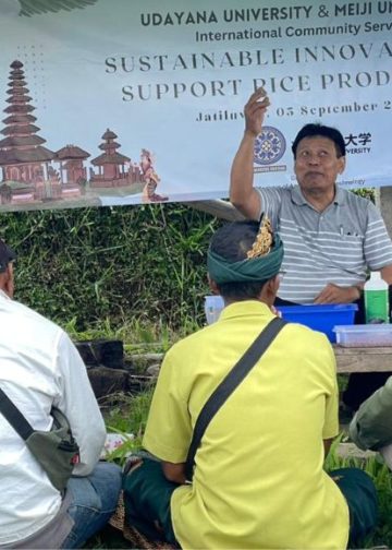 Intelektual Jepang Memperkenalkan Teknologi Ratoon-rice Kepada Petani Padi di Jatiluwih
