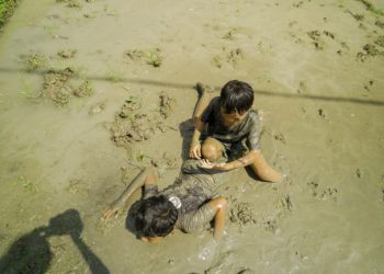 Festival ke Uma IV: Anak-anak Bermain Lumpur di Subak Pamo, Cau, Marga-Tabanan