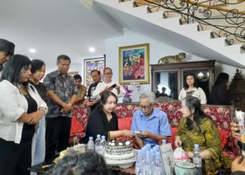 Perayaan 81 Tahun Penyair Pelukis Frans Nadjira: Meriah dengan Diskusi dan Baca Puisi