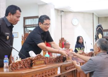 Besaran Pajak Turunan Waris Dari Orang Tua Sebaiknya Dinolkan | Dari Sidang Tiga Ranperda DPRD Buleleng