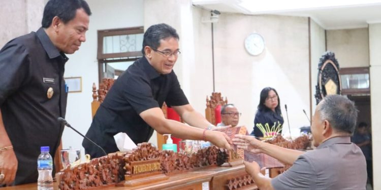 Besaran Pajak Turunan Waris Dari Orang Tua Sebaiknya Dinolkan | Dari Sidang Tiga Ranperda DPRD Buleleng