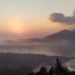 Kenapa Semua Orang Mengejar Matahari Pagi di Puncak Gunung Batur?